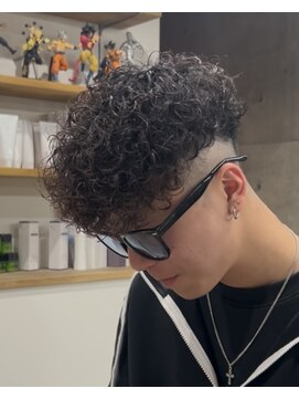 イーラ アメ村店(era) カーリーパーマ　ツイストスパイラル眉カットメンズパーマ