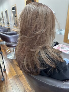 ジョリ フィーユ(jolie fille) パールベージュ×海外風レイヤー