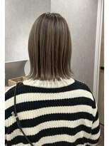 ambitious 春日部店【アンビシャス】【3月4日OPEN（予定）】&nbsp;ミディアムボブ細めハイライト　くすみベージュ