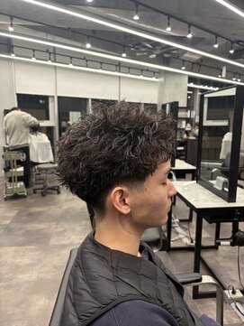 メンズサロンドットリアン(dot. lien) テーパーフェードスパイキーショートツイストパーマ
