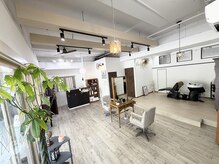 ペイジ(PEIGE)の雰囲気（naturalでレトロな温かい雰囲気/髪質改善/白髪ぼかしハイライト）