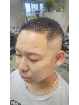 ヘアーアトラクション やぐち スキンフェードスタイル