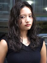 ビュートリアム 鎌倉小町(BEAUTRIUM) 抜け感をつくる無造作ロングパーマ/beautrium鎌倉小町 大冨ハナ