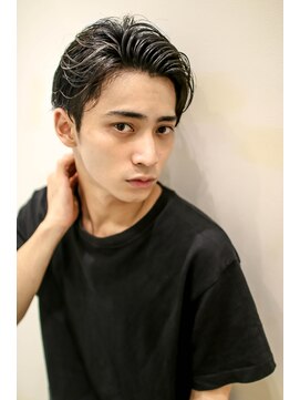 トルネード(TORNADO) 外国人風ハイライト アップバングセンターパート ソフト刈り上げ