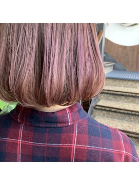 ピースリーヘア バイ カーサ(peathree.hair by CASA) ラズベリーピンク×ワンカールボブ