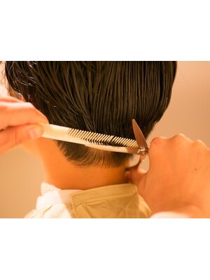【岡崎駅徒歩１分/２２時まで営業】漢がやる男のカット！髪型で男を磨く！メンズカット￥３３００