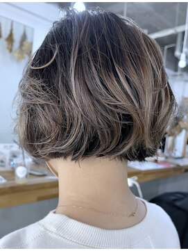 アトリエ ジジ(atelier ZiZi) ミニボブ　シャドールーツ