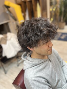 トリップレヴィア(Trip REVIA) ウルフカット×ツイストスパイラルパーマ