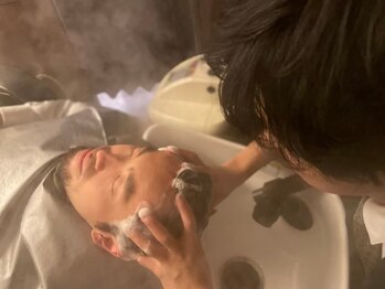 ヘアサロン大野 バルビエ店の写真/【JR蒲田駅東口3分】理容室の上質な個室空間で受けるヘッドスパで男性の悩みを解消へ導く。