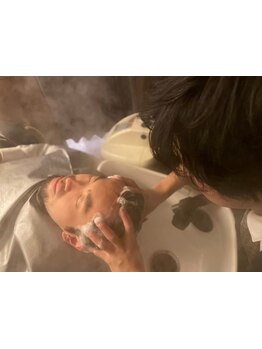 【JR蒲田駅東口3分】理容室の上質な個室空間で受けるヘッドスパで男性の悩みを解消へ導く。