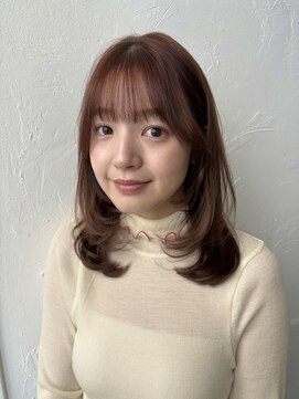 ヘアーアンドファッションシオミエイチ (hair＆fashion shiomi H) ミディアムふんわりレイヤー×ピンクベージュ