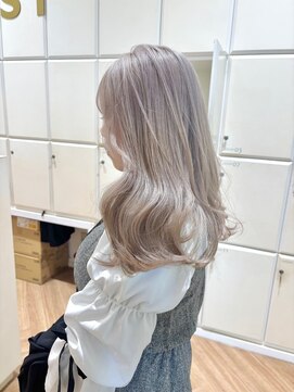 コワファースト  させぼ五番街店(COIFF1RST) ホワイトアッシュ♪