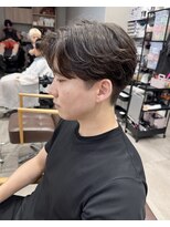 ソルネ(SOLNE)&nbsp;ニュアンスパーマ　フェザーパーマ　センターパート　men's