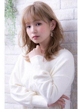 ヘアーアートシフォン 川口東口店(hair art chiffon) ミルフィーユグラデ、ホワイトブロンドのくびれセミディ【川口】