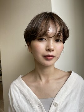 ヘアーアンドファッションシオミエイチ (hair＆fashion shiomi H) 【shiomi H】大人ショート