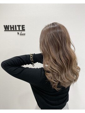 アンダーバーホワイト 阪神西宮店(_WHITE) ナチュラルバレイヤージュ　ミルクティーベージュ