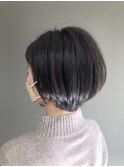 暗髪ショートボブ