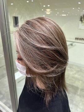 ビスポーク(BESPOKE) 透明感抜群♪ダブルカラーブリーチミルクティーベージュ