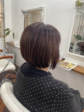 ヘアーアンドメイクアップモパ ショートボブ