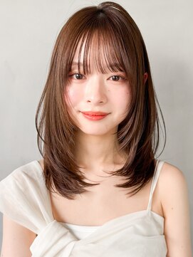 キリ 表参道(kyli) 外ハネボブ艶感ホワイトブロンドくせ毛風カール美髪セミディ