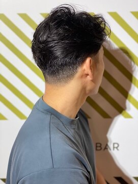 バーバーバー 四谷(BARBER-BAR) ビジネス爽やかフェザースタイル