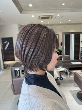 白髪ぼかしショート