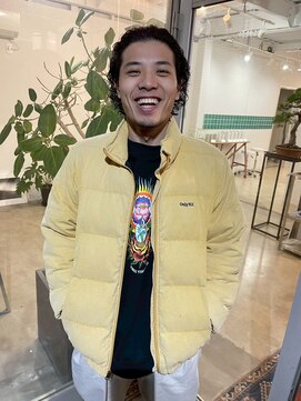 スパイラルパーマ波巻きパーマ黒髪オールバック