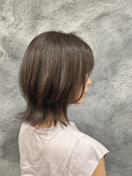 ヘアーエバリーズ(hair Everies) 伸ばし中にもおすすめ外はねレイヤー