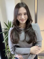 イコ 心斎橋(.ico)&nbsp;ロングレイヤーカット×透け感グレージュカラー