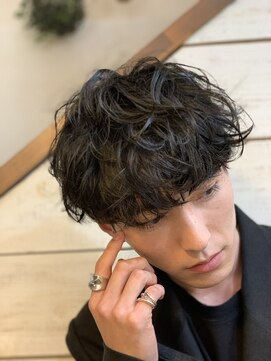 キュー(Cue_) 王道刈り上げマッシュ×ロシパーマ