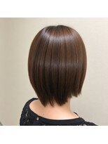 ウイバイファースト(u'i by first) ツヤ感たっぷりの美髪ボブスタイル