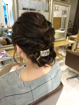 ウィービーパセリ atre川越店(WE BE PARSLEY) 大人可愛いマジェステお呼ばれアレンジ♪【担当 木村沙織】