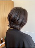 バイオレットベージュの外ハネスタイル
