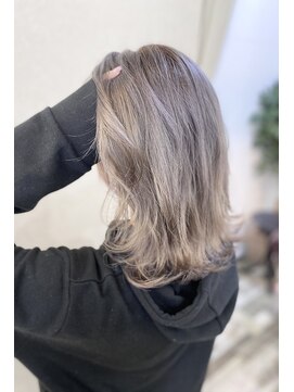 ラビス 浦和(Lovis) デザインカラー/レイヤーカット/ウェットヘア/夏のヘアアレンジ