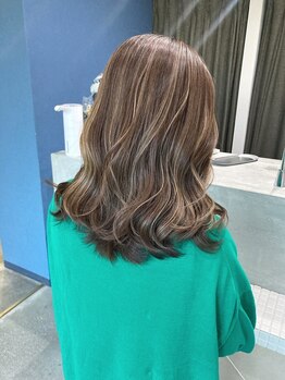 ヘアークリエイションソイ(HAIR CREATION SOI)の写真/『ナチュラルで、ヘルシーな印象を作るカラー。柔らかさ、透明感をコントロールする絶妙テクニックは必見』