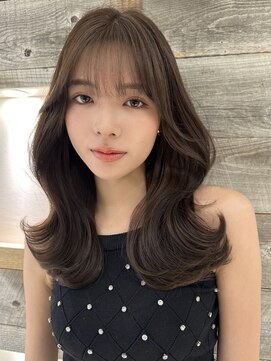 アイヴィー(IVY) ブリーチなしオリーブカラーくびれヘア【肥田亜沙美】