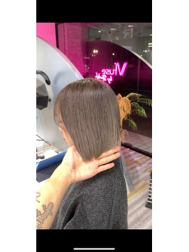 アフューズバイストゥー(Vfuse by StueW) コンパクトボブ×ナチュラルグレージュ[倉敷][岡山]