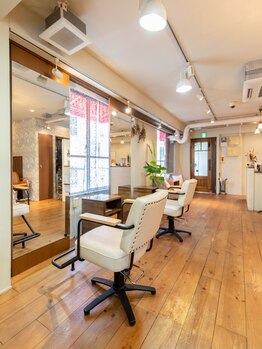 ヘアルーム ドア(Hair room DOOR)の写真/女性スタイリストのみ☆女性ならではのお悩みも寄り添って解決◎気軽にご相談ください♪
