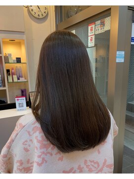 ヘアアンドメイク シークネクスト(HAIR&MAKE SeeK NEXT) 柔らかオリーブベージュ/まとまるレイヤーカット