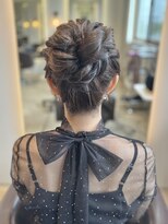 ケリーアン 太田(kelly.un)&nbsp;高めシニヨン / お団子スタイル / お呼ばれヘアセット /群馬太田