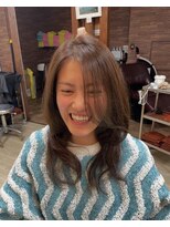 ヘアー クチュリエ ビーホワイト(hair couturier B:white) ニュアンスパーマにグレイアッシュを施したスタイル