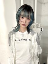ハイレイヤーくびれウルフカット顔まわりレイヤーブルーカラー