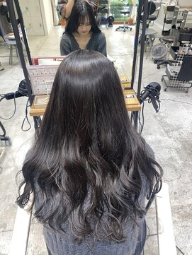 サンクチュアリー 千里山(Sanctuary) 透明感のある暗めカラー