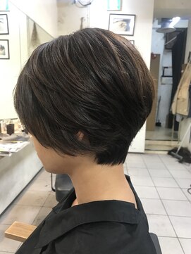 ペネロープ(Penelope) 前下りショートスタイル YACHI