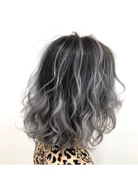 シエラ 心斎橋(CIERA.) CIERA.バレイヤージュ×シルバーアッシュミディ