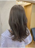 ふんわりミディアムウェーブヘアくすみアッシュカラー【中居】