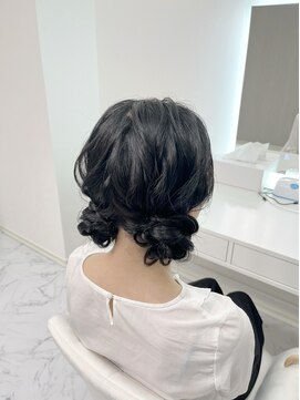 ヘアーメイクサロンアール(hair make salon R) ツインのお団子ヘア