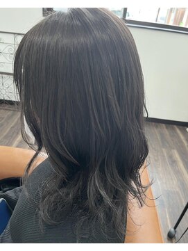 ヘアガーデン ティアラ(Hair Garden TIARA) 20代30代アッシュブラックカラーゆるふわスタイル