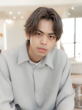 イオ 本厚木(io) 毛流れセンターパートハイトーンウルフメンズカット束感