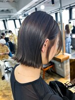 アクター(actor) 外はねボブ　オリーブベージュ　切りっぱなしボブ　ショートボブ